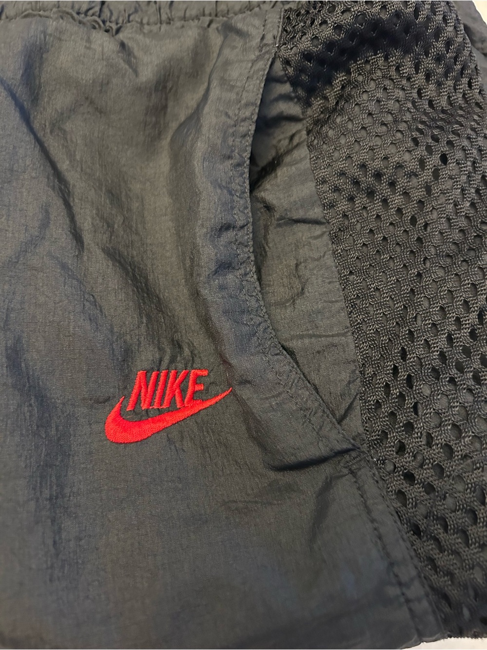 Nike Jordan Flight Men’s Black lined windbreakers with Red Logo - Picture 4 of 7